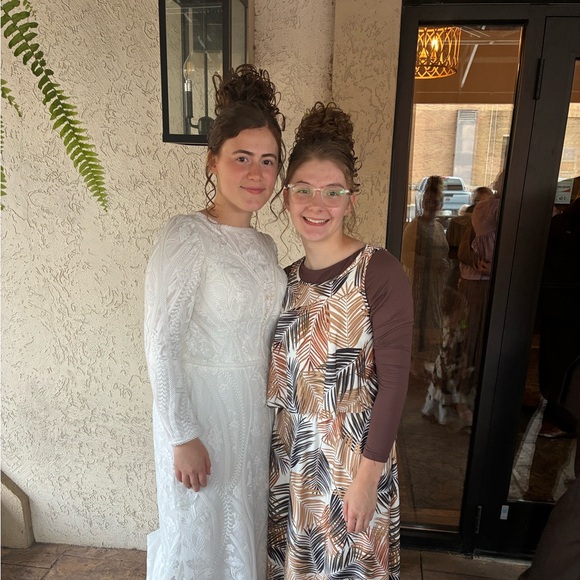 Meet your Posher, Lauren - Picture 8 of 12